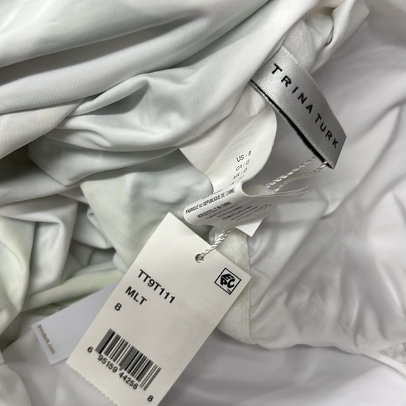 🌴🍍🌸$154 TRINA TURK Green Tropical Print Off Shoulder Ruffle Swimsuit Size 8 - Picture 9 of 11